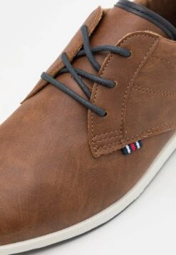 Pier One Sportieve Veterschoenen -Kleding Outlet Winkel 0c2e6eb37336427d88e64335d52c7be6